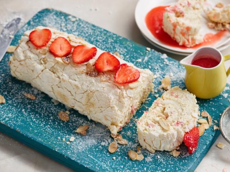 Strawberry and almond meringue roulade Image